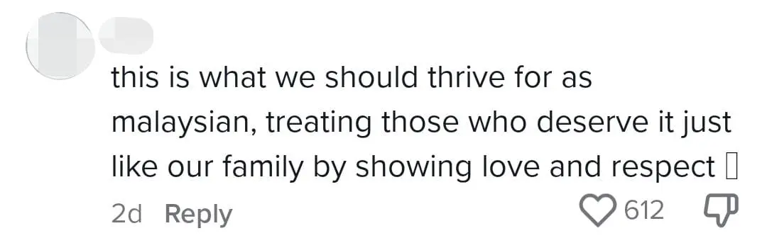 M'sian Family Surprises Their Favorite Mamak Waiter On His Birthday,  Draws Tears From Netizens comment 1