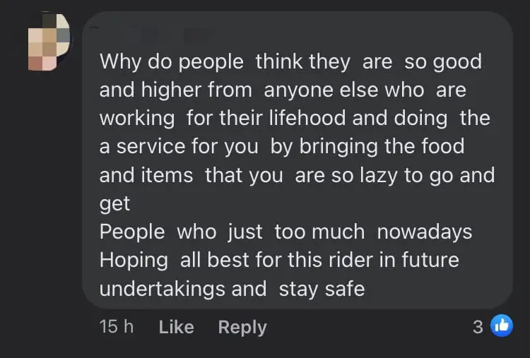 Rude Customer Tosses Cash At M'sian Delivery Rider To Avoid Getting His Hands Wet From The Rain comment 2