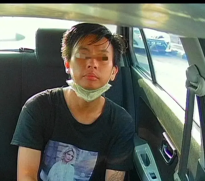 M'sian Driver Brings Man Who Previously Didn't Pay Ride Fee To Police Station, He Freaks Out And Jumps Out From Car