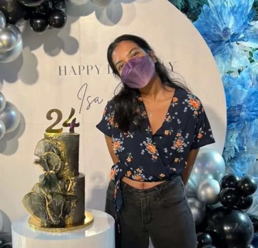 Sonea with her cake again