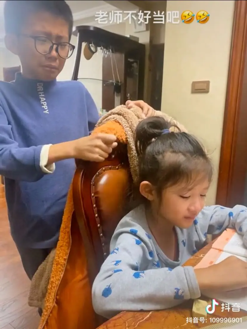 Chinese Boy Loses His Cool As He Bursts Into Tears In Frustration While Teaching His Sister Maths