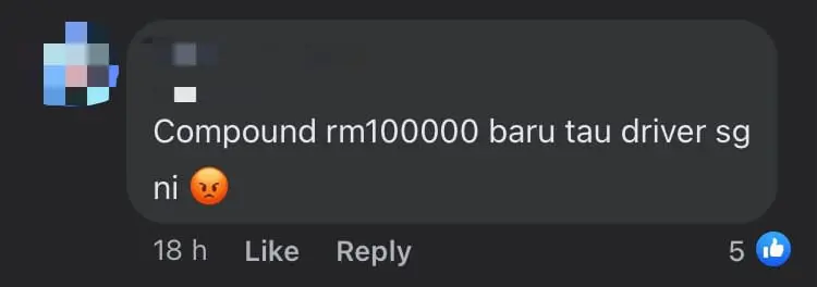 S'pore-Registered Mercedes Refuses To Give Way To Ambulance In JB And Causes Collision comment 2