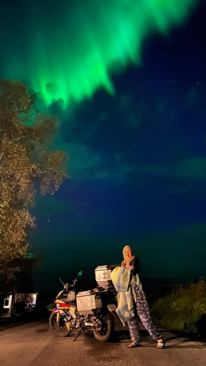 Diana under the northern lights