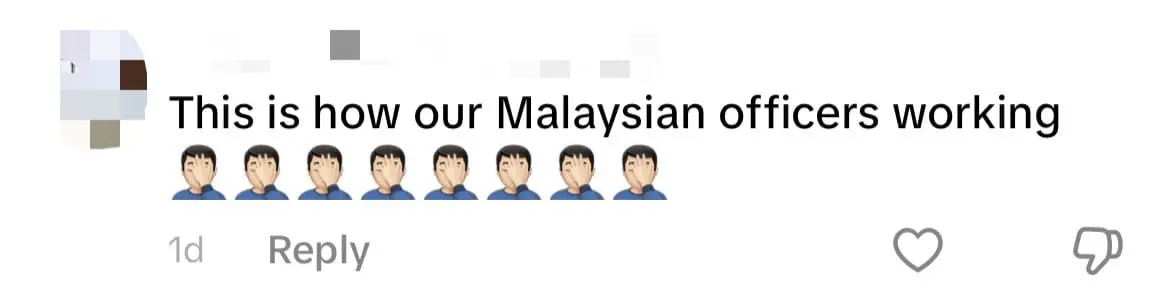 SG-Registered Mercedes Tries To Squeeze Through Motorbike Lane In Johor comment 3