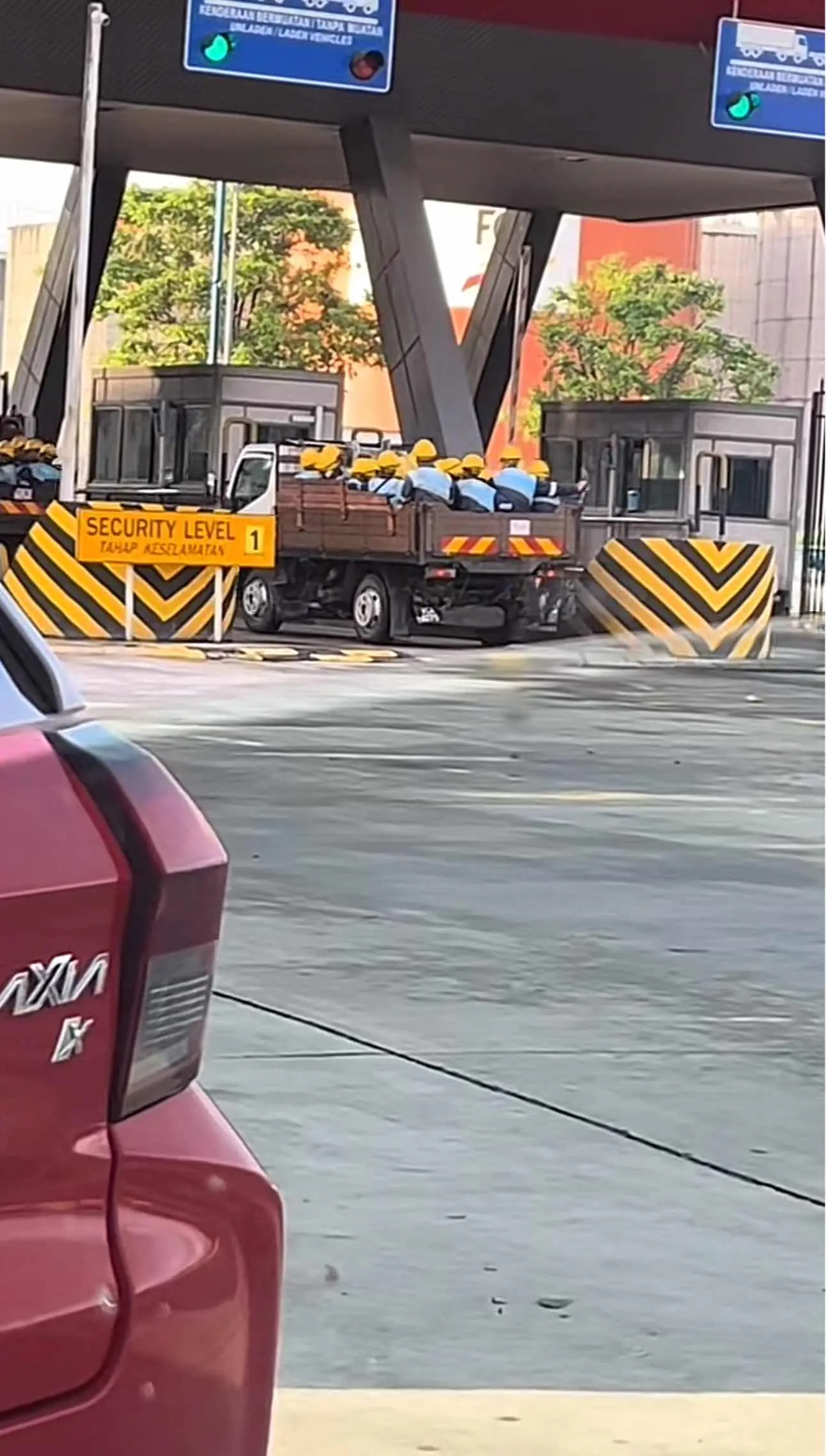Construction workers with yellow safety helmet