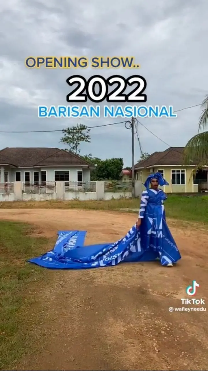 M'sian Designer Uses Political Party Flags And Turns Them Into Gorgeous Dresses