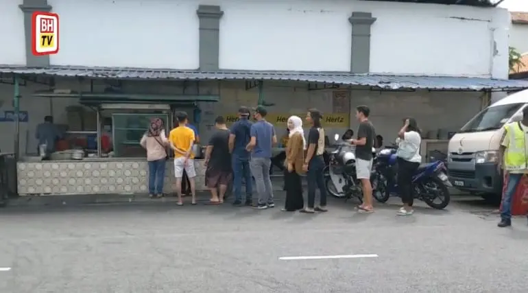 Penang's Famous Transfer Road Roti Canai Stall Ordered To Close Due To Hygiene Issues