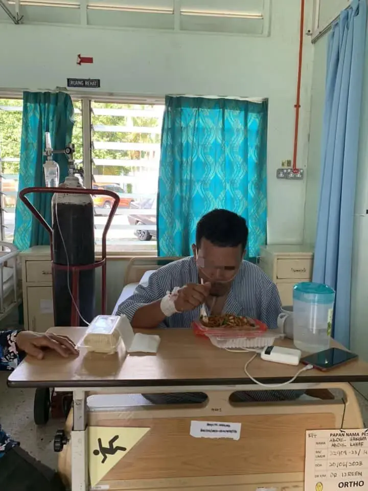 M'sian Teen Almost Drowns While Trying To Save Suicidal Man Who Jumped Off Bridge In Johor