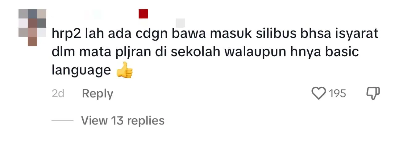 M'sian Teacher Uses Sign Language To Teach Students 'Jalur Gemilang' Lyrics, Earns Praise From Netizens comment 1 comment 2