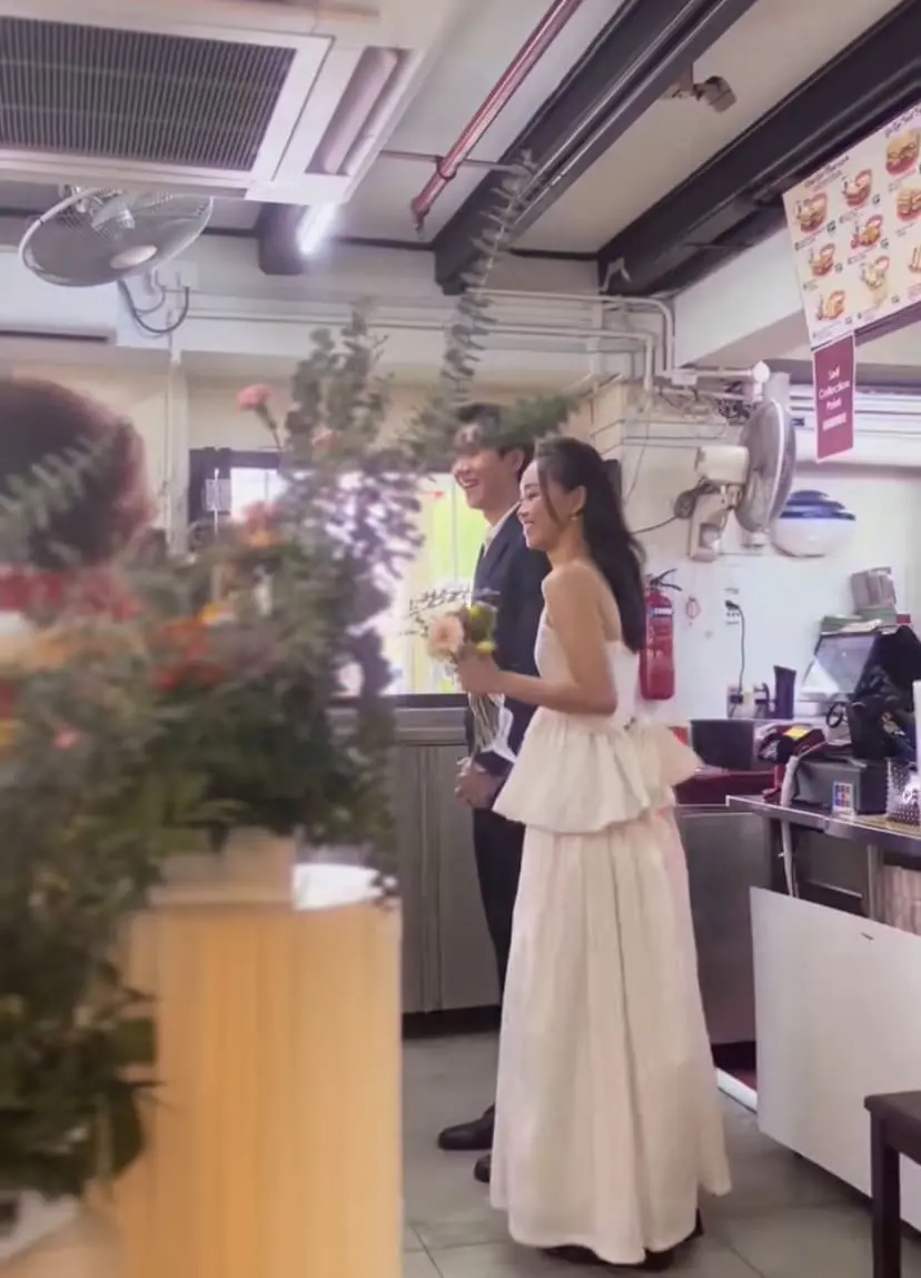 S'porean Couple Holds Wedding At Popular Kopitiam