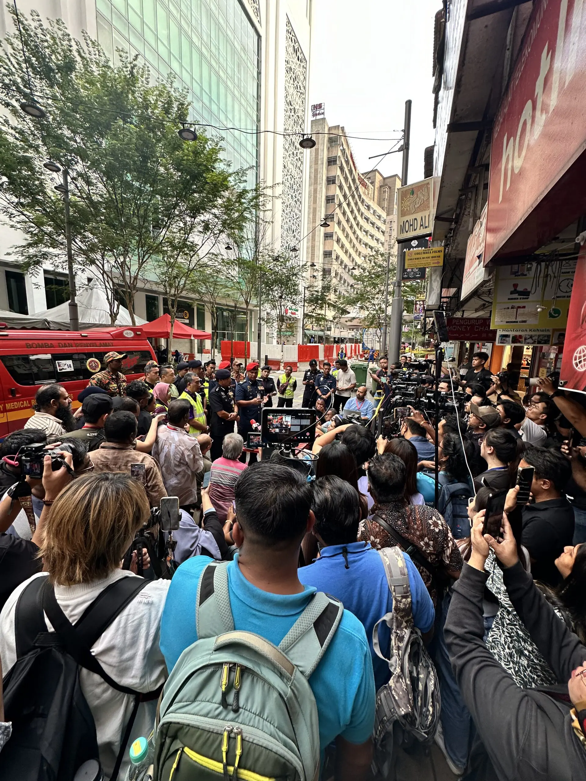 Dang Wangi district police chief Assistant Commissioner Sulizme Affendy Sulaiman speaking to reporters at Masjid India
