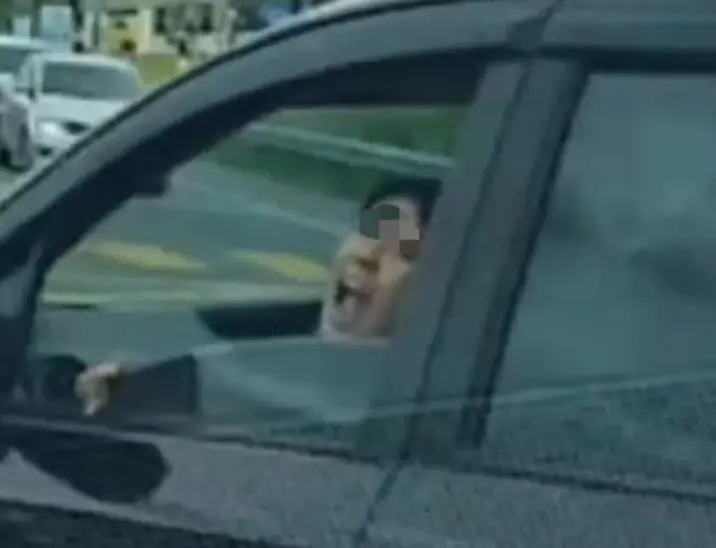 Woman yells at other driver