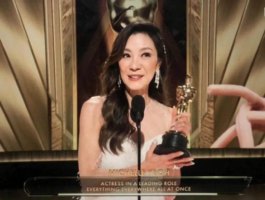 Michelle Yeoh wins Oscar Award
