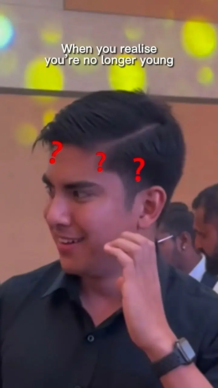 Syed Saddiq Struggles To Make 'Heart Cheek' Pose, Tickles M'sians