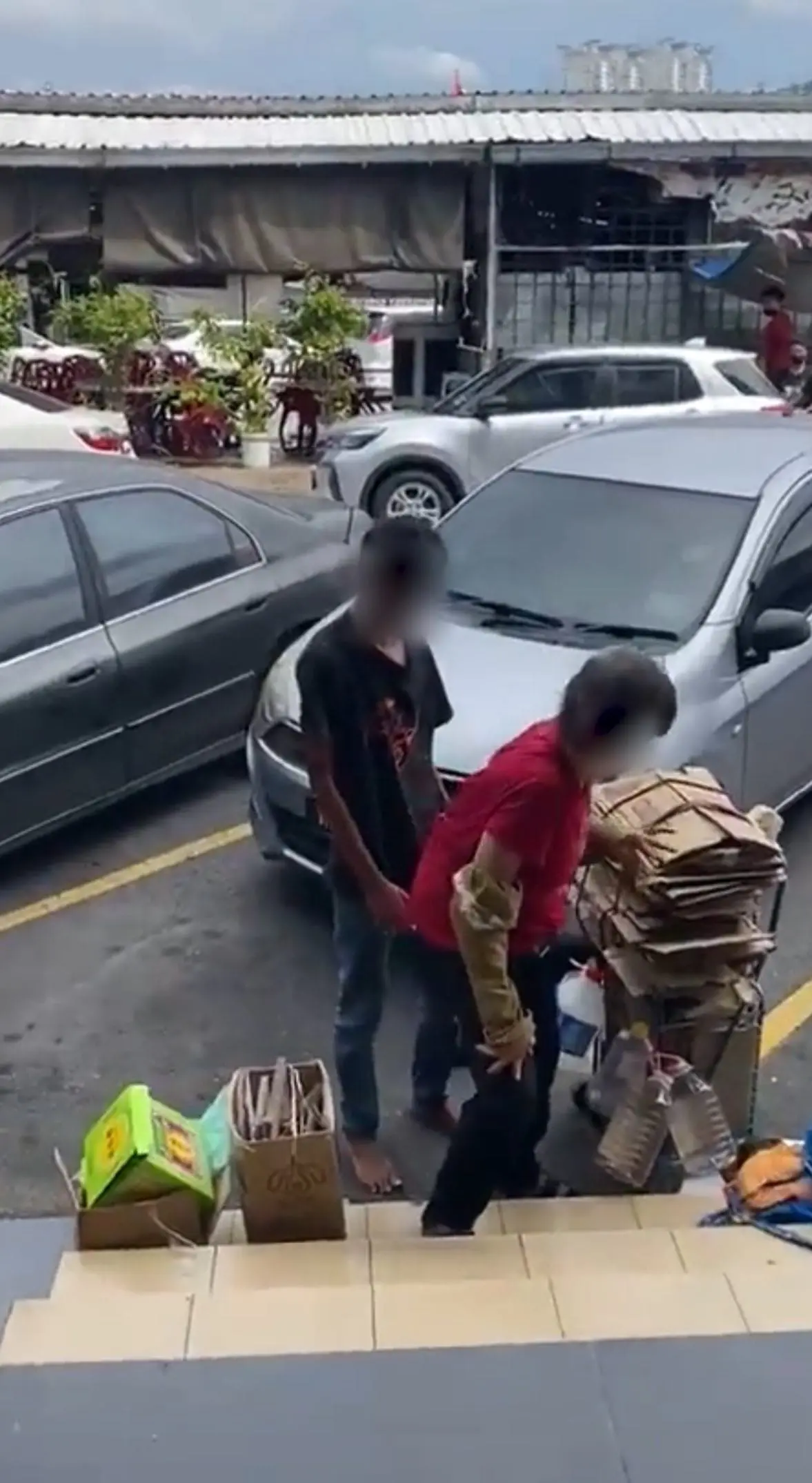 21yo Foreigner Caught Sexually Harassing 71yo M'sian Woman At Ampang