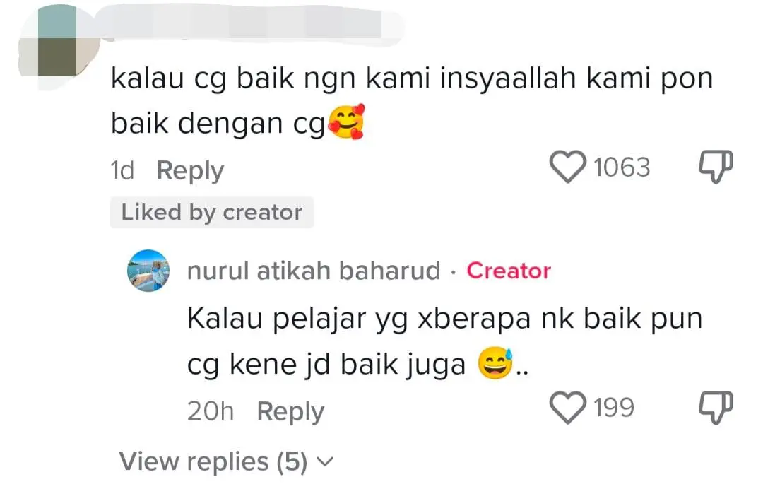 M'sians Moved By Students Who Braved Heavy Rain & Went Barefoot Just To Keep Their Teacher Dry