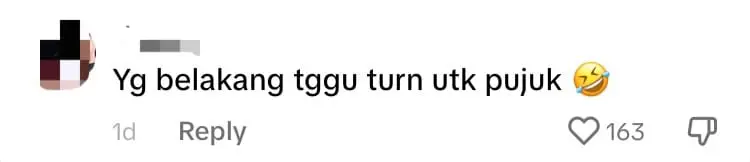 M'sian Couple Causes Jam In JB As Man Tries To 'Pujuk' Angry GF To Get Back Into The Car comment 3