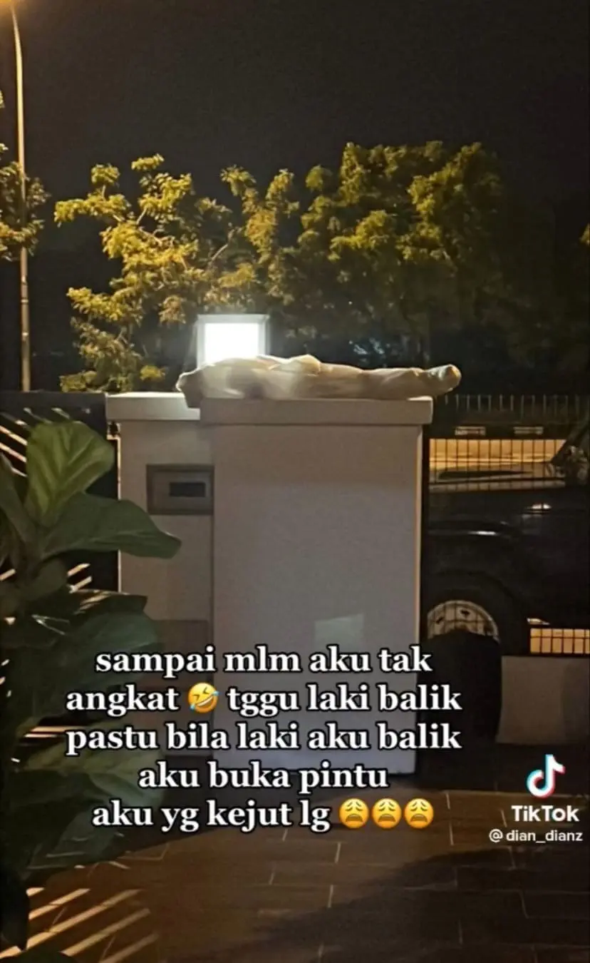 M'sian Woman Shocked To See Her Delivery Packaging Looks Like A Corpse