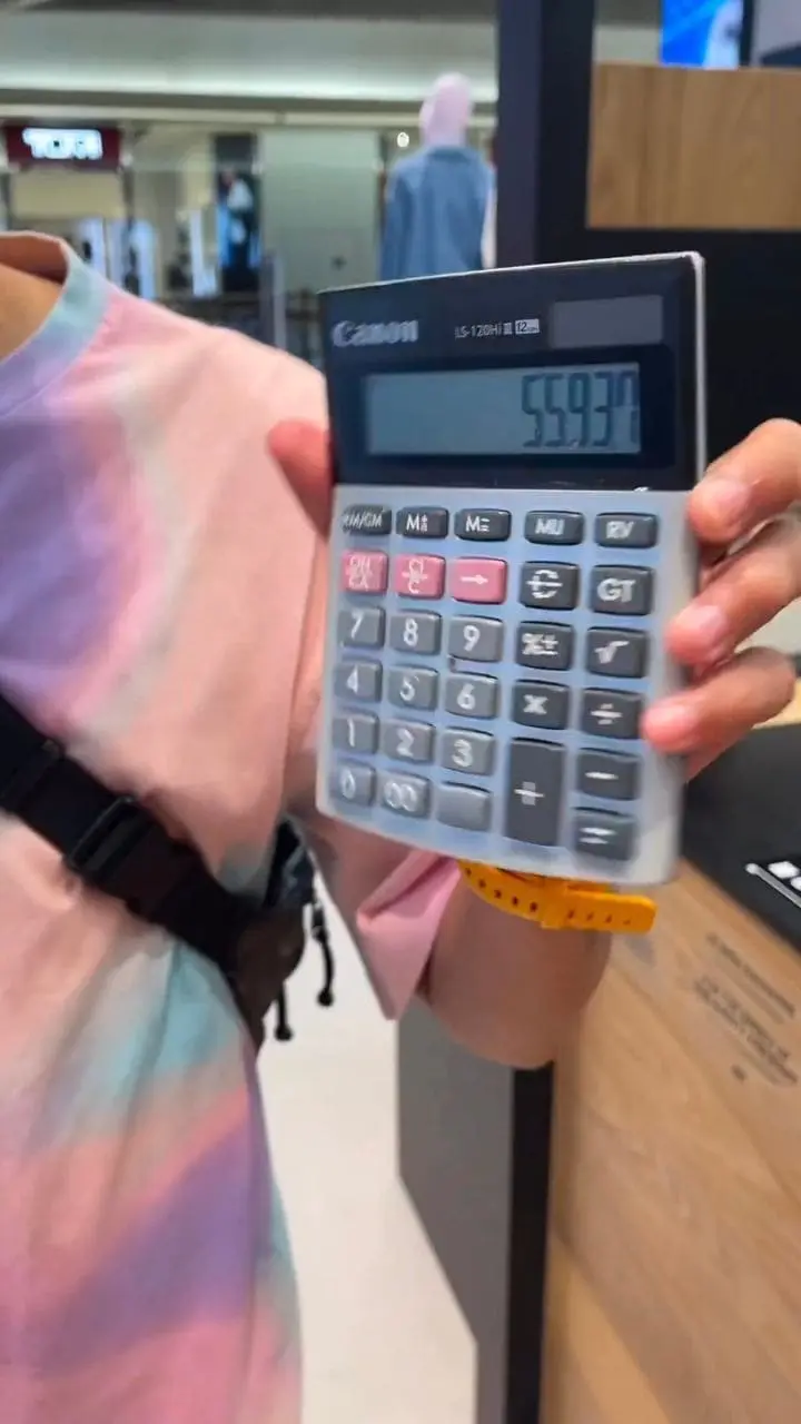 M'sian Singer Forced To Pay RM5.5K After Child Spills Nail Polish On Levi's Clothing