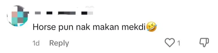 M'sian Girls Spotted Ordering Food At McDonald's While Riding On Horses, Netizens Amused comment 2