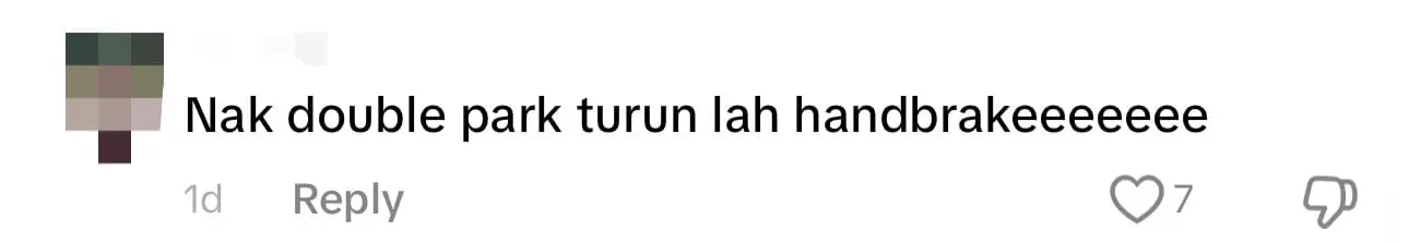 "He Didn't Even Pick Up"- M'sians Team Up To Push Double Parked Myvi At Cameron Highlands comment 2