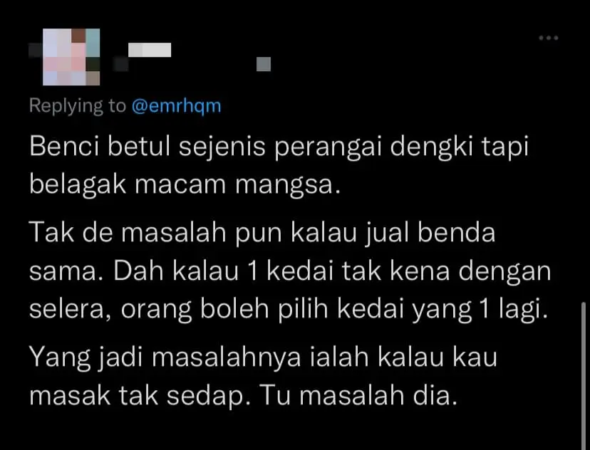 "This Is My Spot!" — Makcik Threatens Fellow Vendor For Selling Nasi Lemak Beside Her Stall