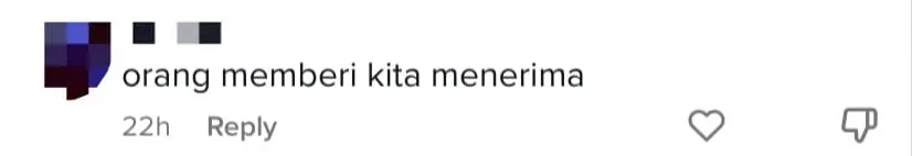 M'sian Man Joins Rallies Of Different Parties & Posed With The Free T-Shirts From The Parties