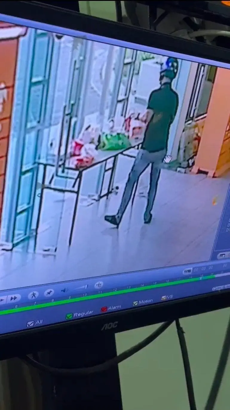 M'sian Grab Rider Caught On CCTV Stealing Food Order To Earn Extra Tips