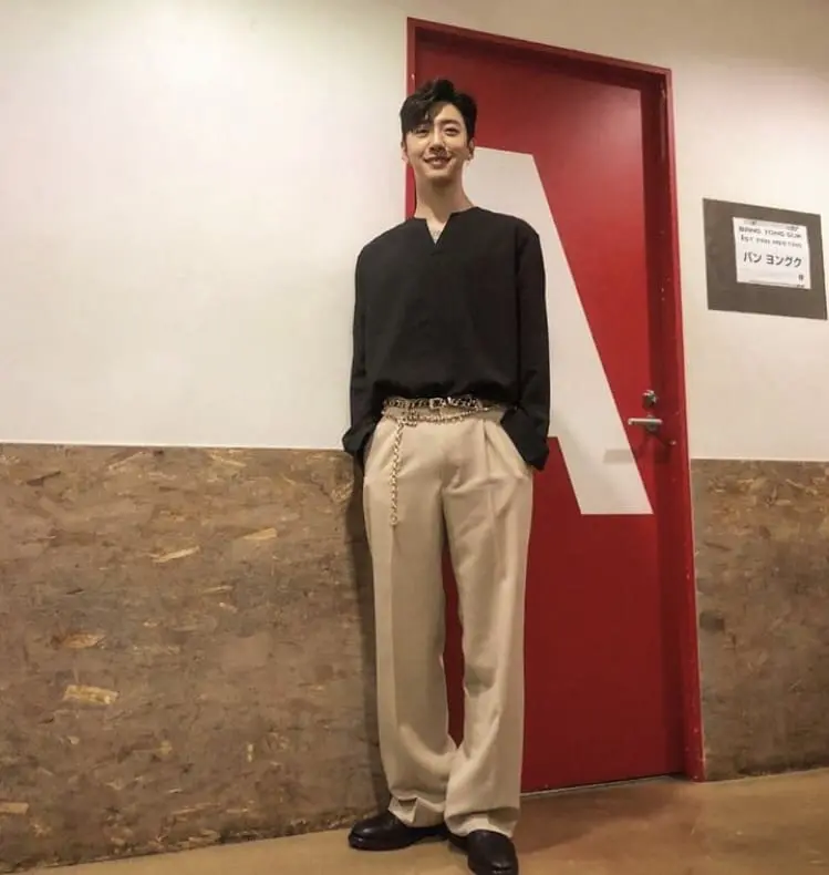 K-Pop Star Bang Yongguk Praised For Giving M'sian Fans 15-Min Break For Maghrib During Concert