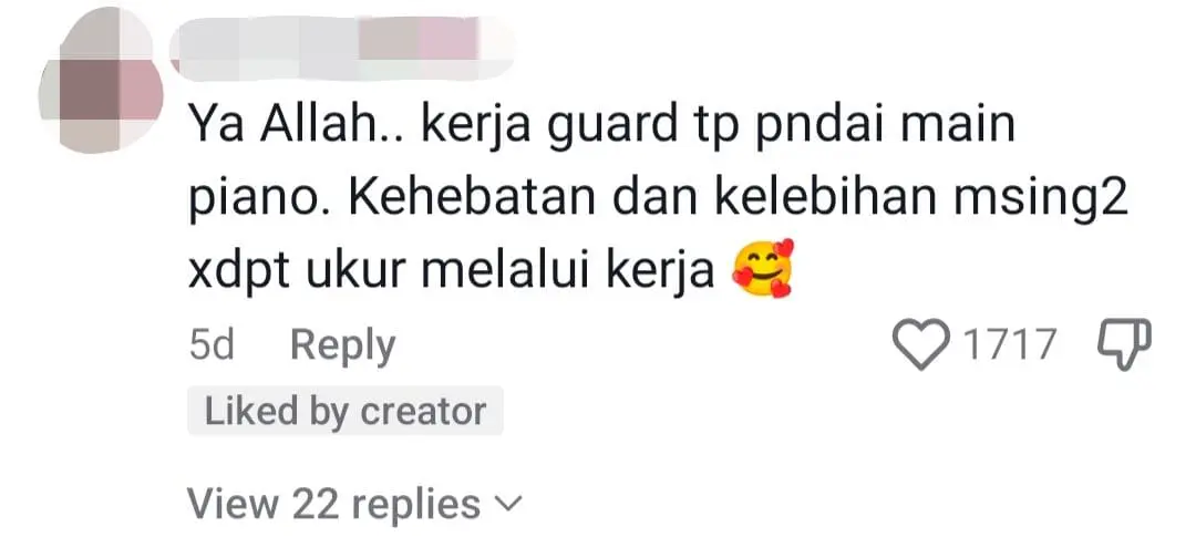 M'sian Security Guard Wows Netizens By Playing Howl's Moving Castle On Library Piano comment 1