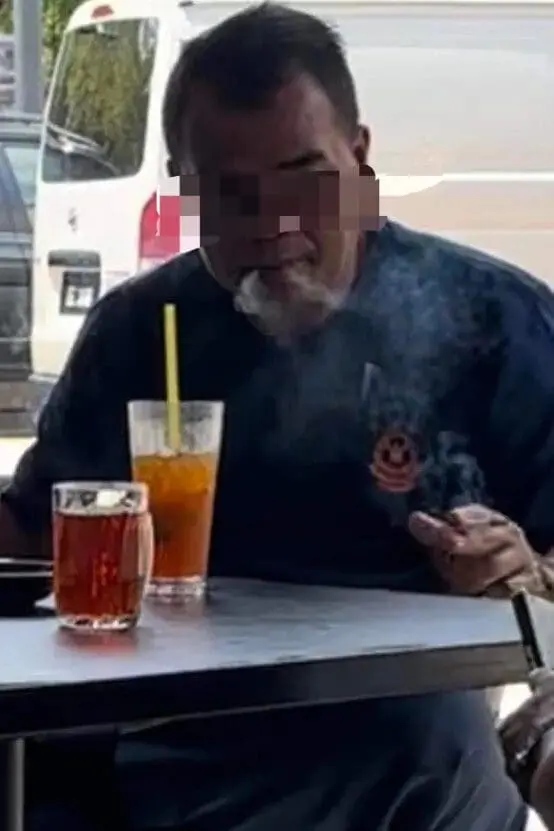Abang Bomba Spotted Smoking At Shah Alam Restaurant, Sparks Outrage Among Netizens