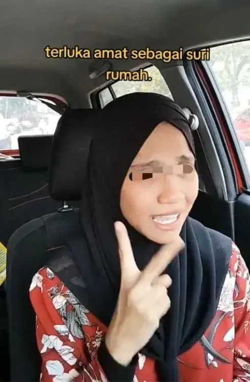 M'sian Woman Breaks Down In Tears After She Wasn't Able To Open Bank Account As A Housewife