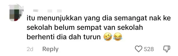 M'sian Boy Climbs Out Of Moving Bus' Window Like A Ninja & It's Scary AF comment 2