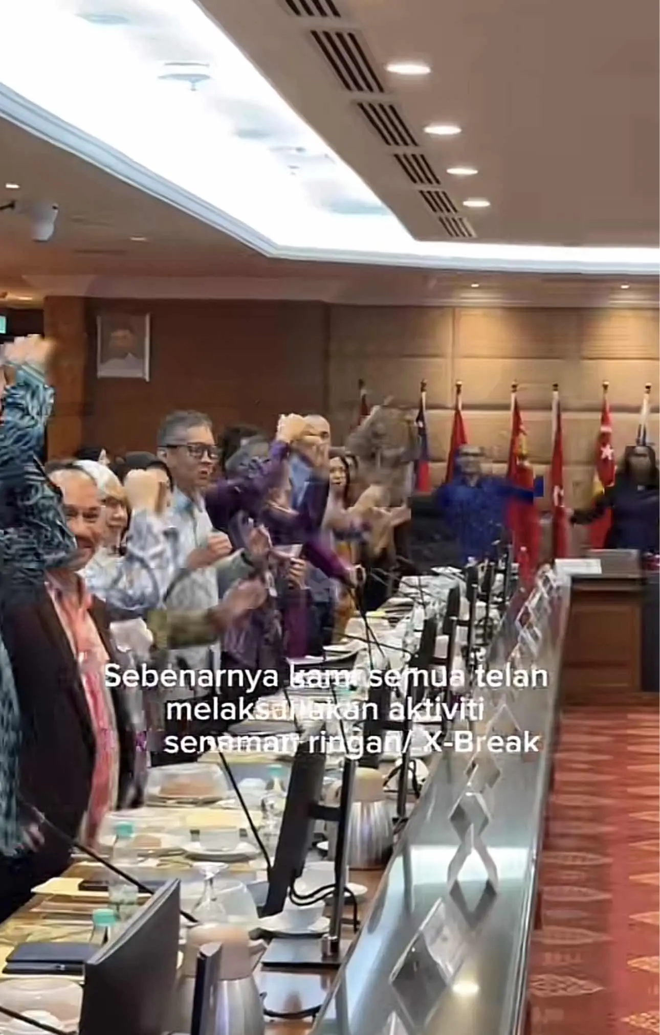 Other ministers warming up