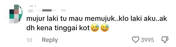 M'sian Couple Causes Jam In JB As Man Tries To 'Pujuk' Angry GF To Get Back Into The Car comment 2