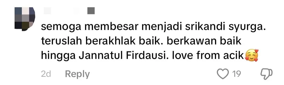 M'sian Girl Piggybacks OKU Classmate Up The Stairs, Netizens Touched By Their Friendship comment 2