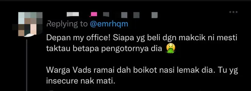 "This Is My Spot!" — Makcik Threatens Fellow Vendor For Selling Nasi Lemak Beside Her Stall