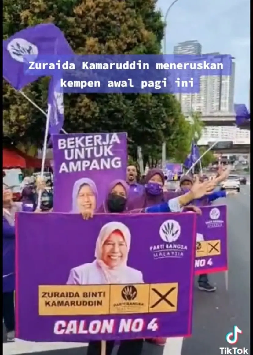 Zuraida Kamaruddin 'Fishes' For Votes In The Middle Of The Road, M'sians Unimpressed