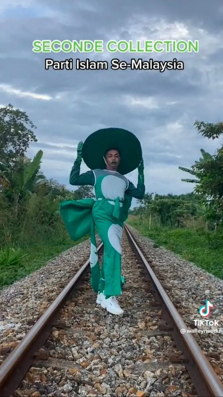 M'sian Designer Uses Political Party Flags And Turns Them Into Gorgeous Dresses