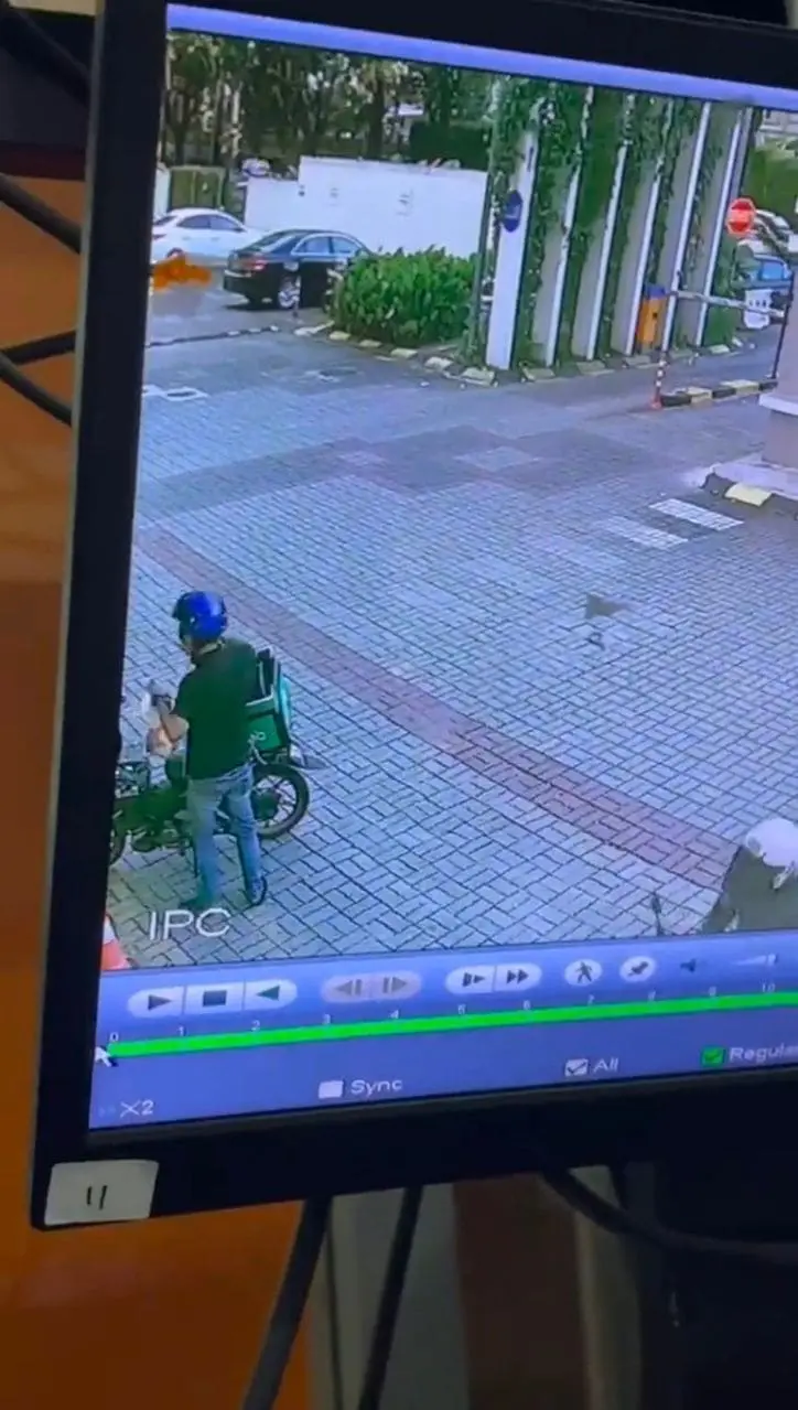 M'sian Grab Rider Caught On CCTV Stealing Food Order To Earn Extra Tips