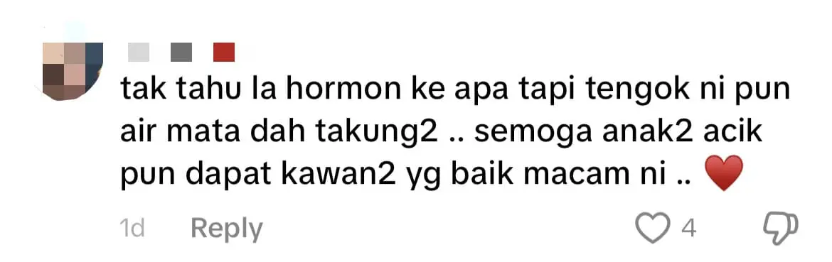 M'sian Girl Piggybacks OKU Classmate Up The Stairs, Netizens Touched By Their Friendship comment 1