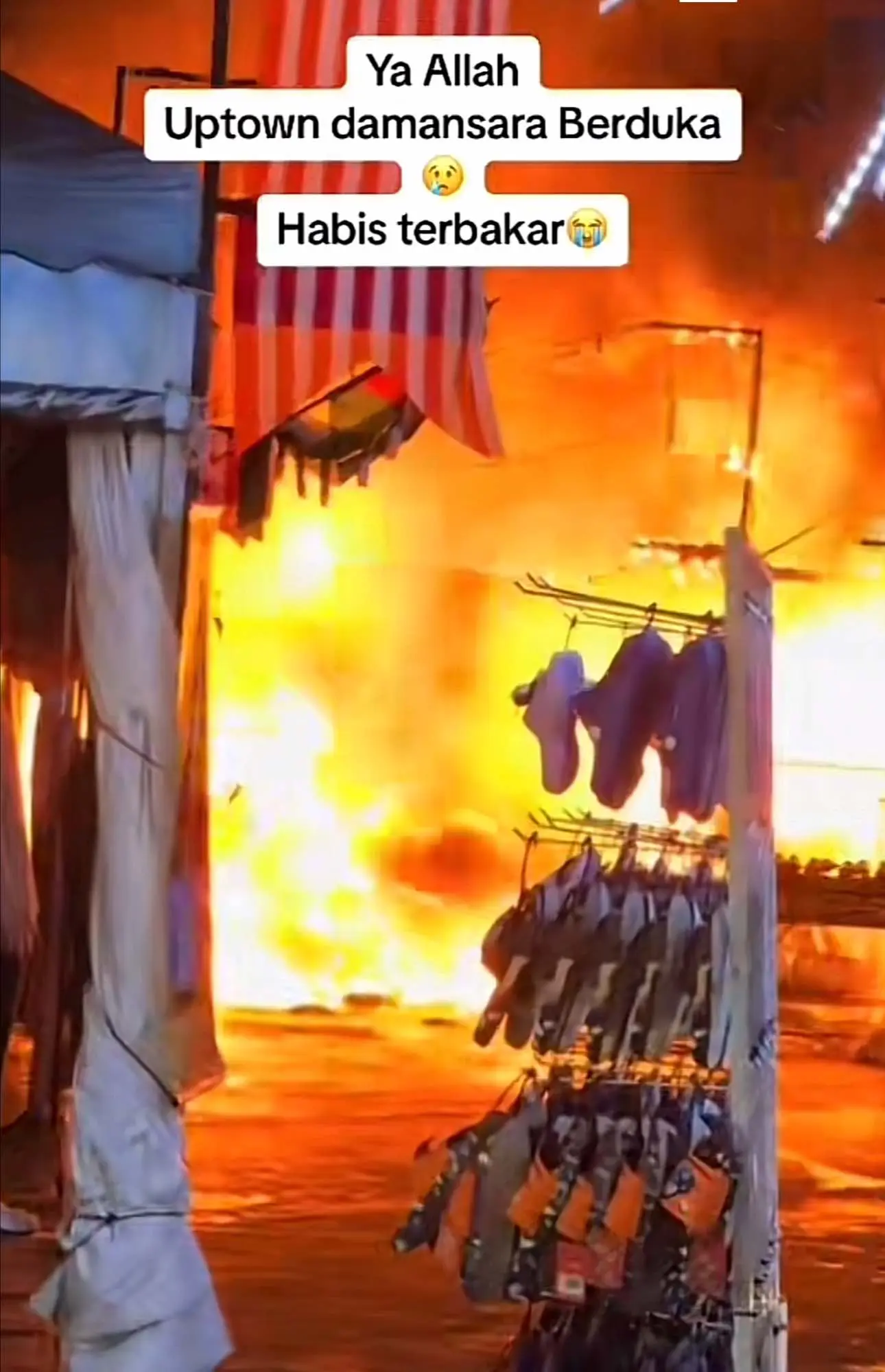 blazing fire at uptown damansara stalls