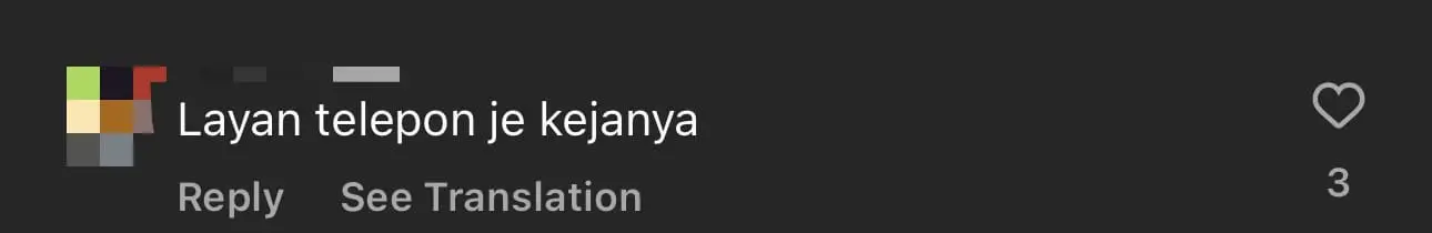 M'sian Woman Mistakenly Sits On Another Man's Bike, Leaving Her Partner Annoyed comment 3