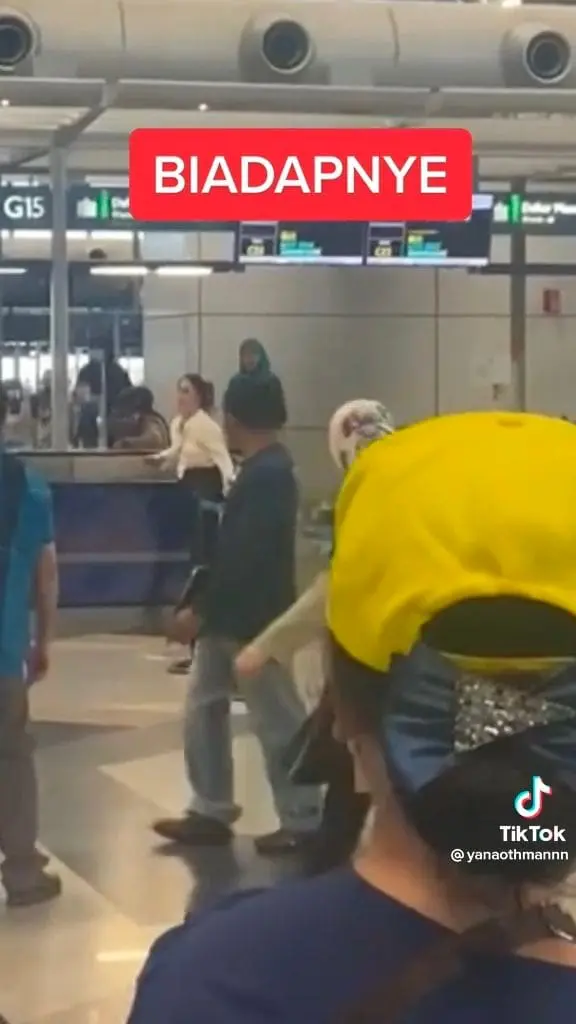 "This Is YOUR Problem!" - MAS Airport Staff Loses Temper At Foreigner For Injuring Fellow Employee
