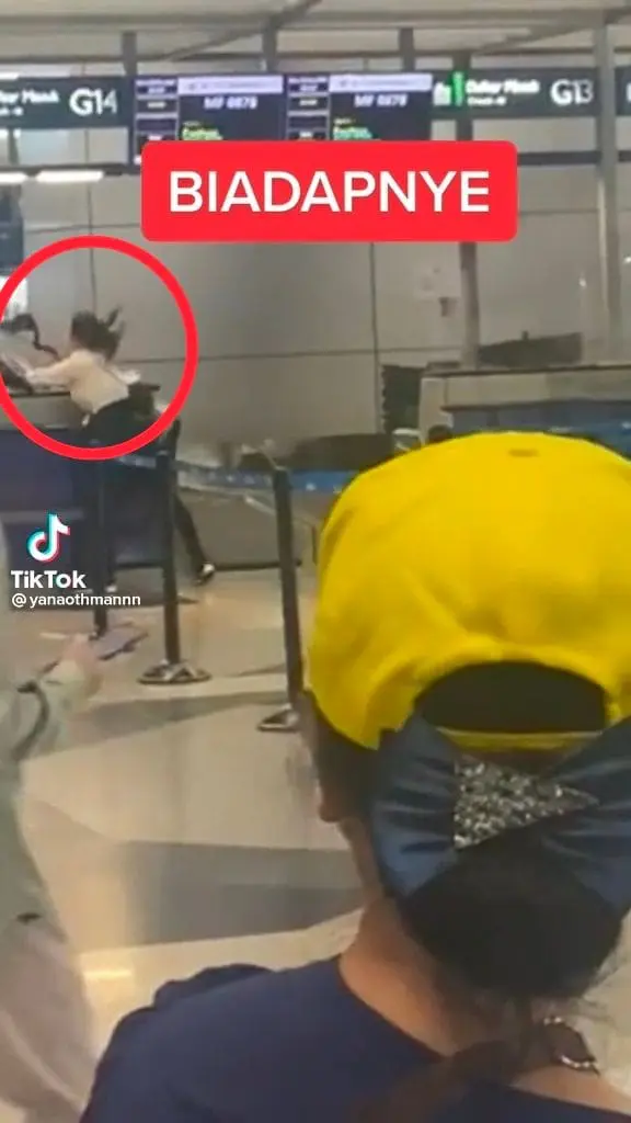 "This Is YOUR Problem!" - MAS Airport Staff Loses Temper At Foreigner For Injuring Fellow Employee