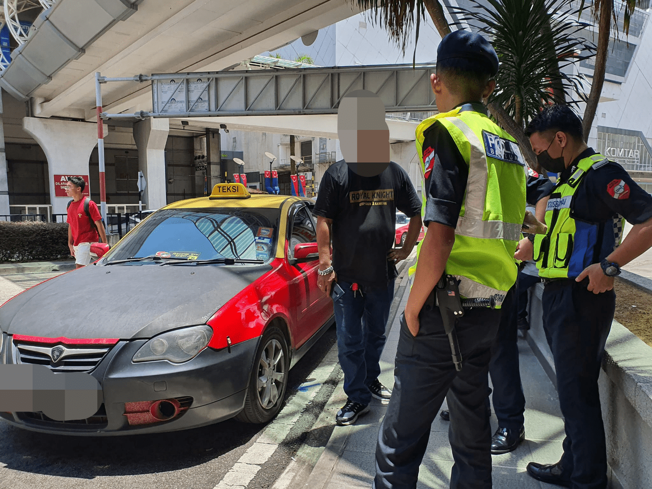 Johor Taxi Driver Allegedly Strangles Passenger Who Accused Him Of Overcharging  