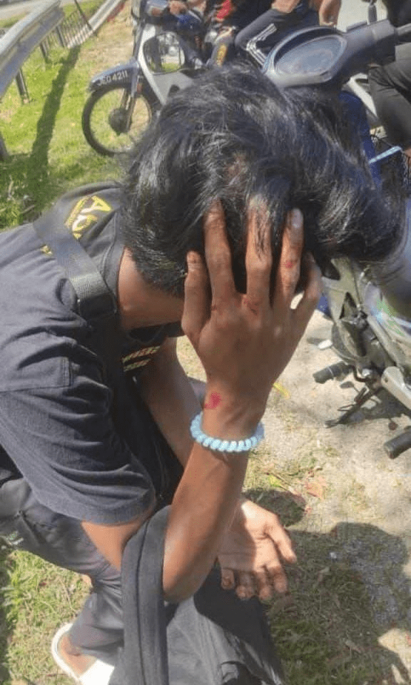 Fight Breaks Out Among Form 3 Students In Johor After One Of Them Threw Eraser At Another