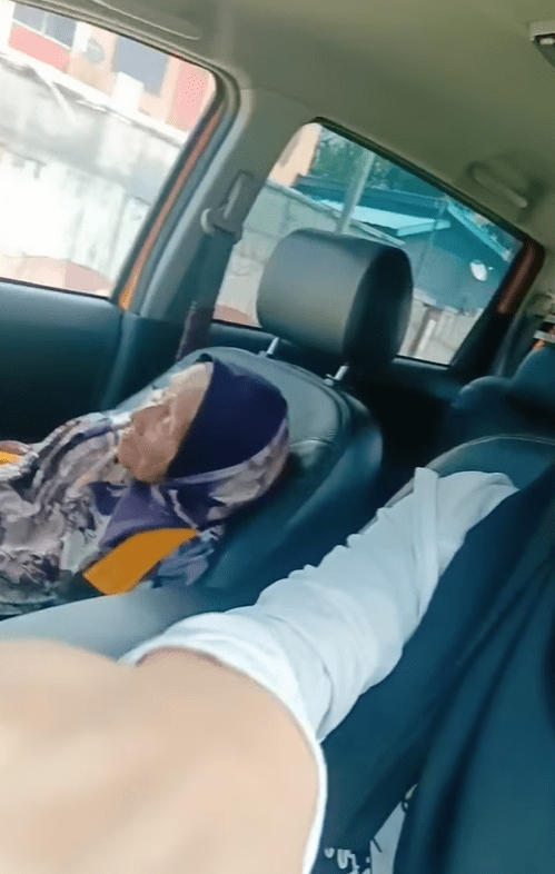 M'sian Woman Saddened To Find Old Lady Living In Shabby Home, Urges Netizens To Offer Help