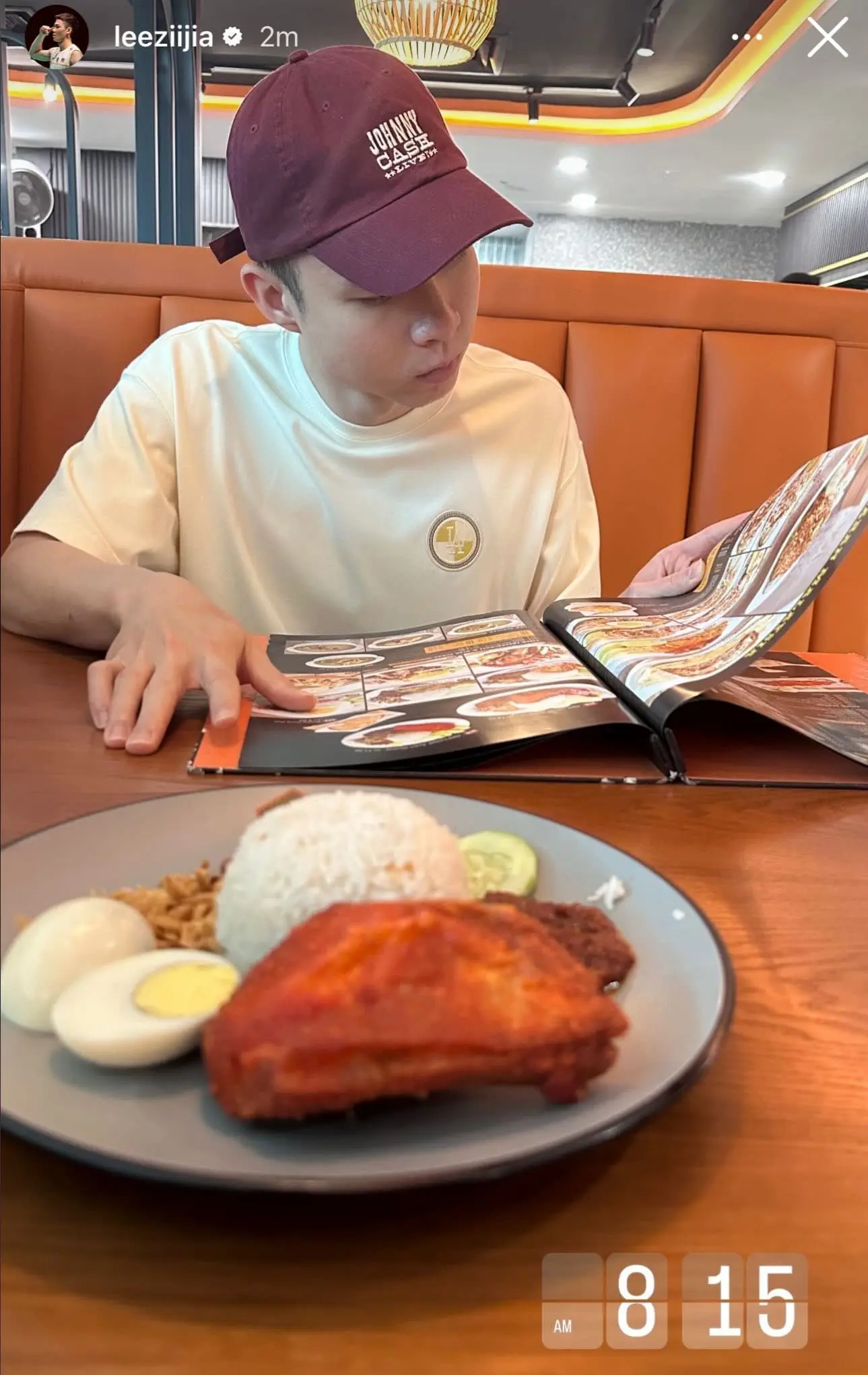 Lee Zii Jia & Soh Wooi Yik order nasi lemak