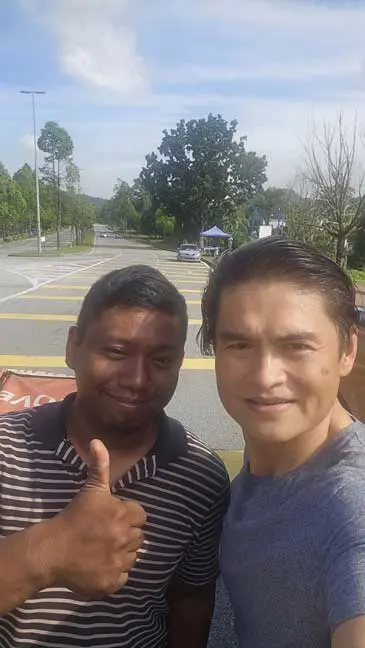 Lim and honest deliveryman